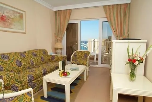 & Serviced By Marriott 5* Hurgada